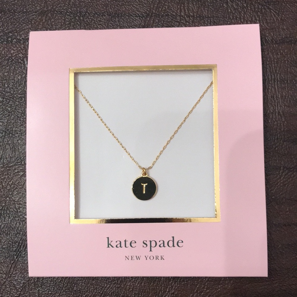 🆕 Kate Spade Gold Tone Mini Pendant, initial “T”